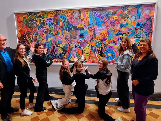 Onthulling kunstwerk ‘Warm Oostende’ in het Conservatorium aan Zee: “We blijven geloven dat kunst, cultuur en sport bijdragen aan de geestelijke gezondheid van jongeren”