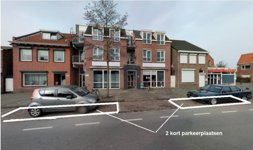 Voor de Polski Sklep aan de Gastelseweg in Roosendaal komen twee kort-parkeervakken.
