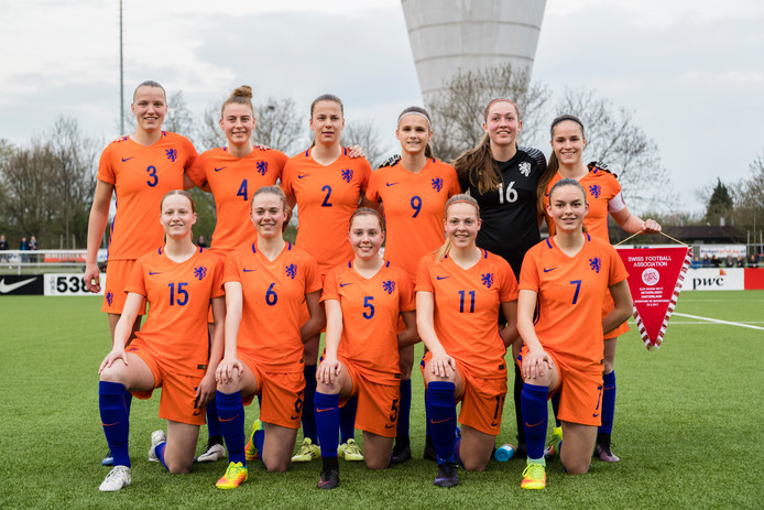 Oranje onder 17 vrouwen, met veel regionale speelsters ...