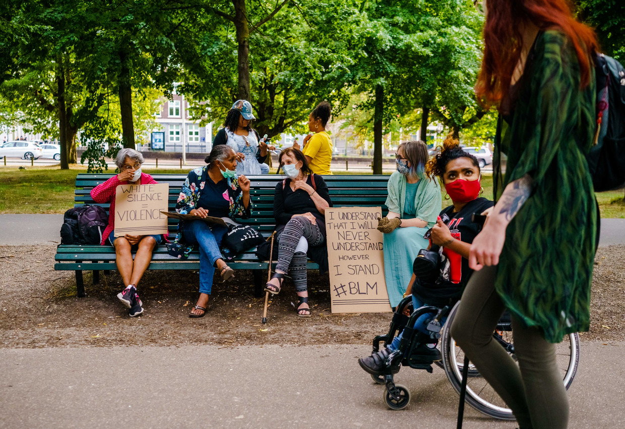 Demonstranten tijdens een protest op het Malieveld.  Beeld ANP