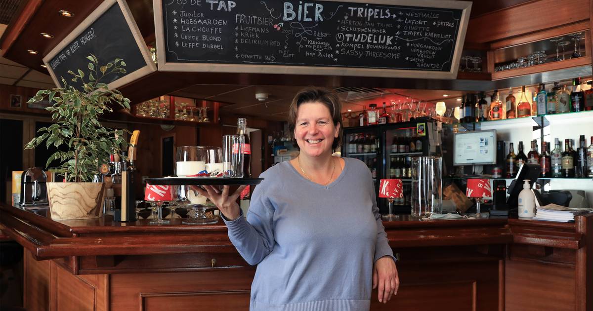 Café Driewegen, al 150 jaar een dorpscafé in een stad | Zeeuws-Vlaanderen