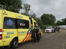 Politie heeft handen vol aan verwarde vrouw die A59 bij Waspik oversteekt