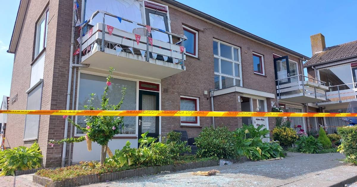 Bewoner ernstig gewond bij explosie in Lepelstraat, vier huurwoningen onbewoonbaar