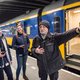 NS-kantoorpersoneel begint op de trein: ‘In zo’n uniform ben je continu alert’