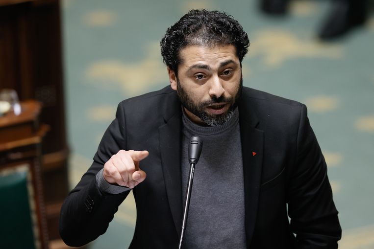 PVDA-Kamerlid Nabil Boukili veroordeelde de militaire interventie, maar wees daarna ook op de rol van de Verenigde Staten en de NAVO in de crisis.  Beeld BELGA
