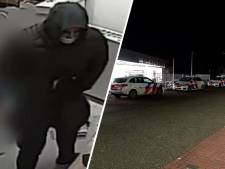 Overval door ‘man met hamer’ in supermarkt Dedemsvaart gefilmd: politie deelt beelden