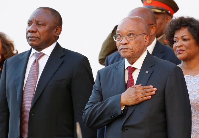 De twee hoofdrolspelers in de Zuid-Afrikaanse regeringscrisis: vicepresident Cyril Ramaphosa (links) en president Jacob Zuma.