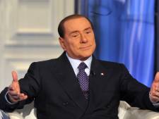 Berlusconi réduit l'écart entre droite et gauche