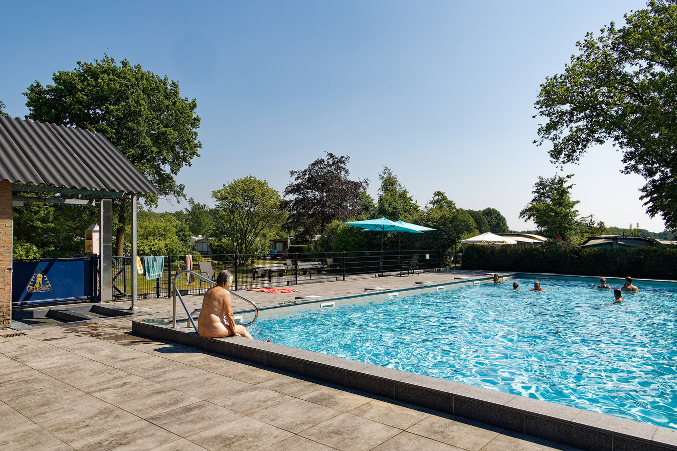 ‘Bloot slaat dood’ op naturistencamping: ‘Wij worden er niet meer warm ...