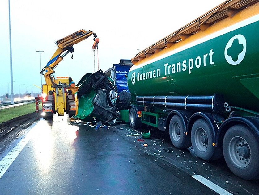 Snelweg E19 Breda Naar Antwerpen Vrijgegeven Na Ongeval Bij Loenhout | Foto  | Bndestem.Nl