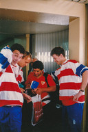 Mikos Gouka in januari 1993 met Diego Maradona.