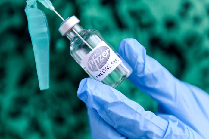 Seul le vaccin Pfizer/BioNTech a pour l'heure été approuvé chez les plus de 12 ans par le régulateur britannique.