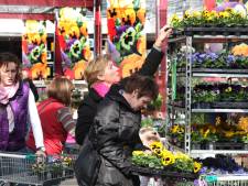 Tuinhobbyisten en plantenliefhebbers in Culemborg, pak de tissues maar: tuincentrum Van den Hurk stopt 
