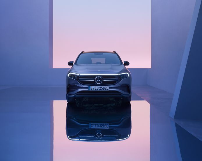 Mercedes EQA.
