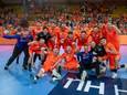 De Nederlandse handballers na kwalificatie voor het WK.