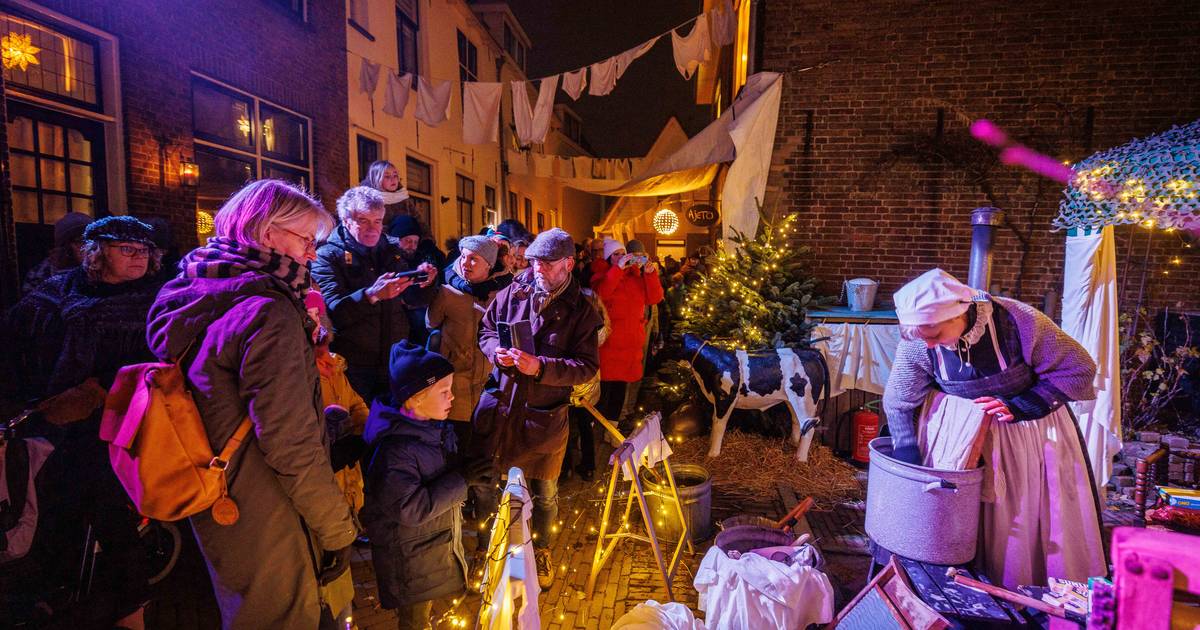 Kerst in Oud Kampen is magisch en mysterieus ‘Schuifelen door de