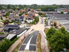 Weggebruikers opgepast: er is veel veranderd op de vernieuwde Laagsestraat in Ootmarsum. Heel veel...