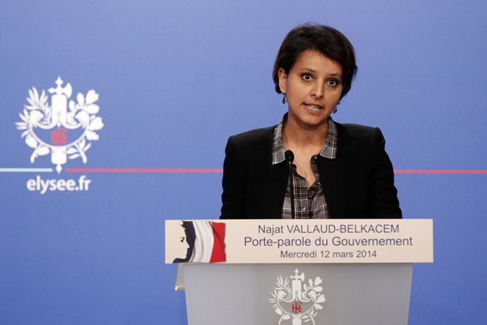 "Nous entendons le message qui a été passé par les électeurs, nous l'entendons, au premier tour et ce soir", a déclaré la porte-parole du gouvernement, Najat Vallaud-Belkacem.
