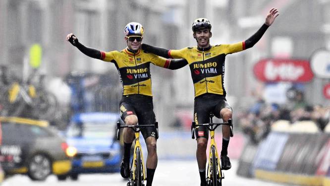 “Wout vroeg of ik wou winnen”: indrukwekkende Van Aert schenkt Gent-Wevelgem aan luitenant Laporte na ware demonstratie