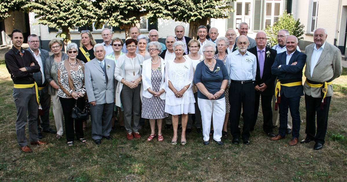 75jarigen vieren feest in oude gemeentehuis Laarne hln.be