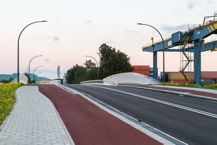 De Boekelosebrug was lang het middelpunt van verbale en juridische strijd.