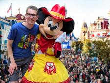 Niels gaat iedere maand naar Disneyland Parijs: 'Prijzige hobby, maar we krijgen er zoveel voor terug’