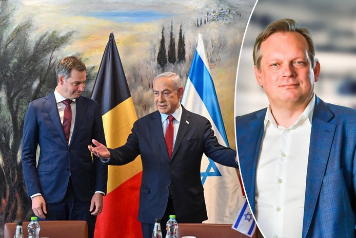 Belgisch premier Alexander De Croo en de Israëlische premier Benjamin Netanyahu bij het bezoek van De Croo en Spaans premier Pedro Sanchez aan Israël.