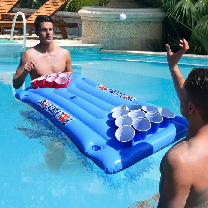 Beer Pong luchtbed. 14,95 euro.