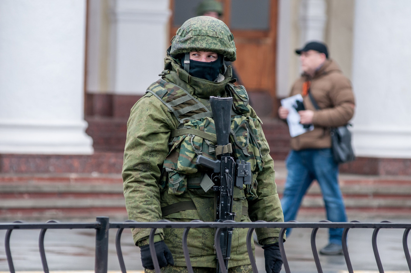 Российские военные в балаклаве