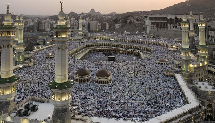 De Kabaa in de heilige plaats Mekka. De stad speelt een grote rol in een nieuwe roman over de oorsprong van de islam.