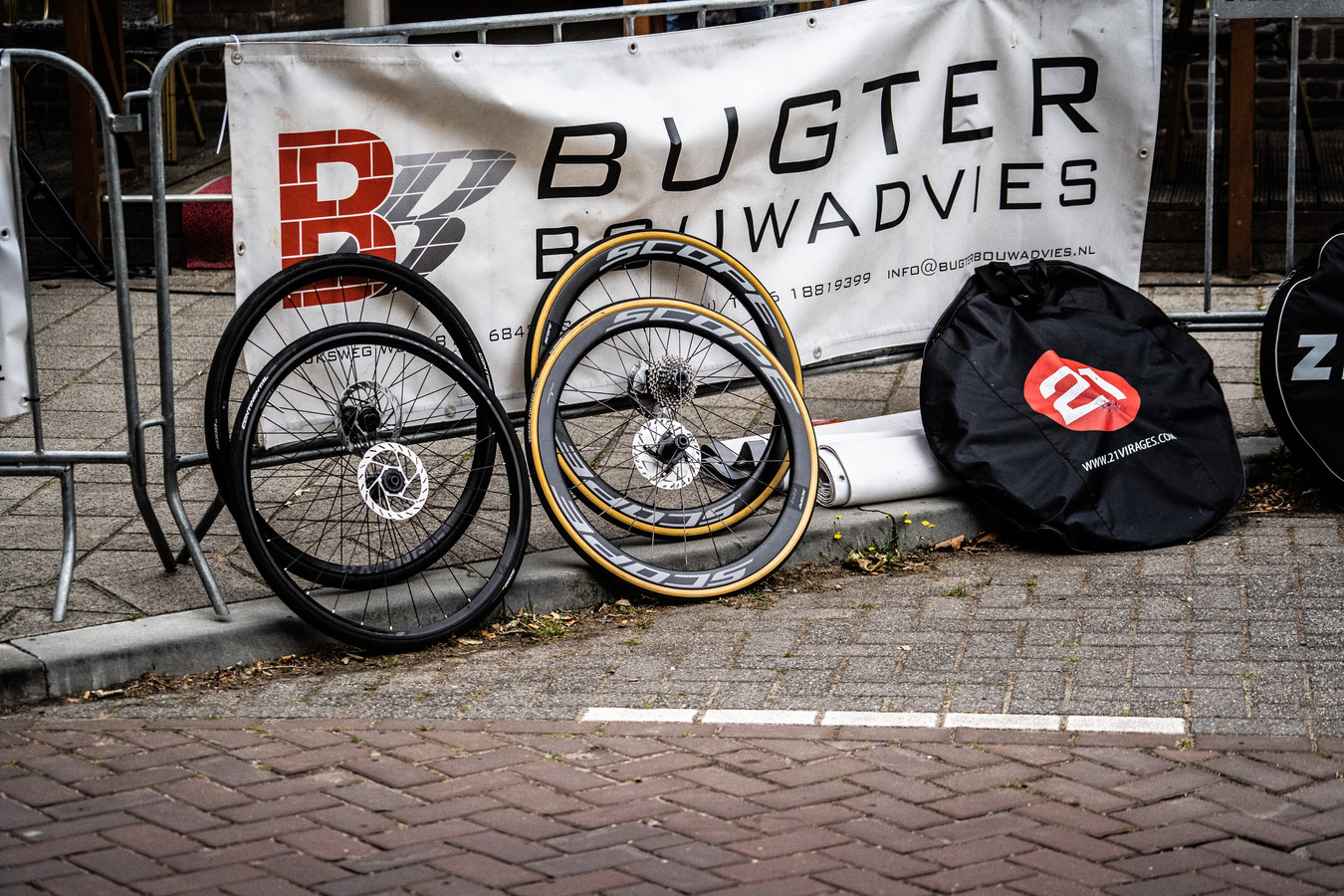 Glad wegdek maar Elden heeft zijn GP Leo Peelen terug; is de