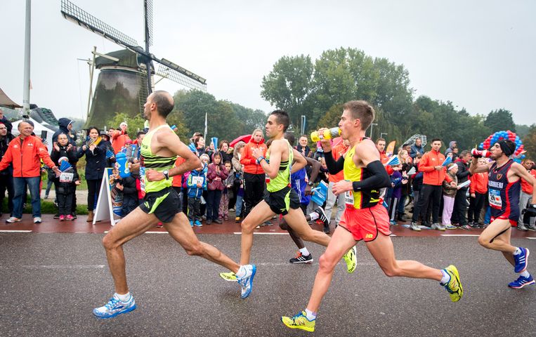 De Amsterdam Marathon in 2015, met Michel Butter als 2de van rechts. Beeld ANP