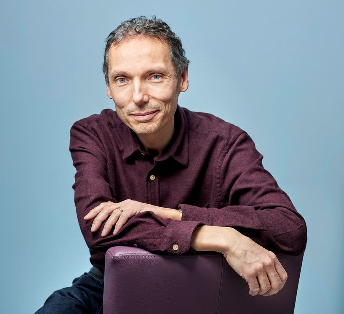 Laurent Gounelle, auteur de "L'homme qui voulait être heureux" sort son nouveau roman: "Intuitio".