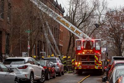 Brandweer Philadelphia: “Dodelijke brand in overvolle flat begon bij kerstboom”