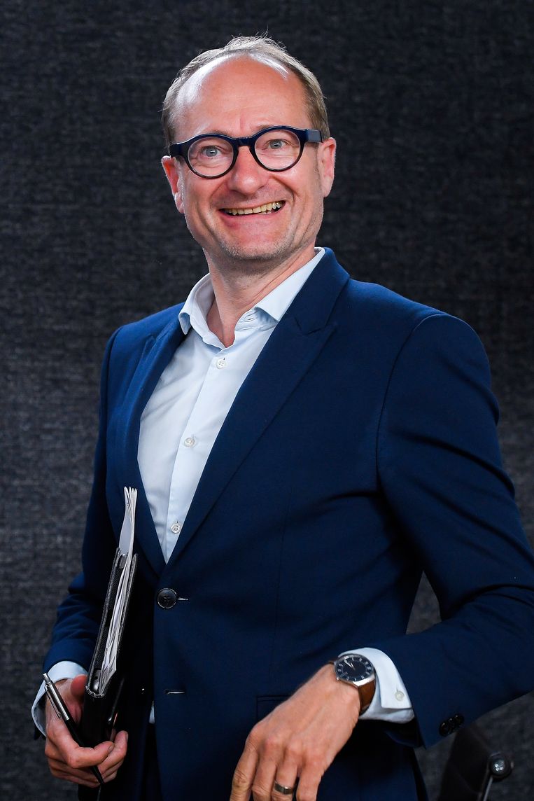 Vlaams minister van Onderwijs Ben Weyts (N-VA) maakte er een persoonlijke kruistocht van om de schoolpoorten weer open te wrikken. Beeld BELGA
