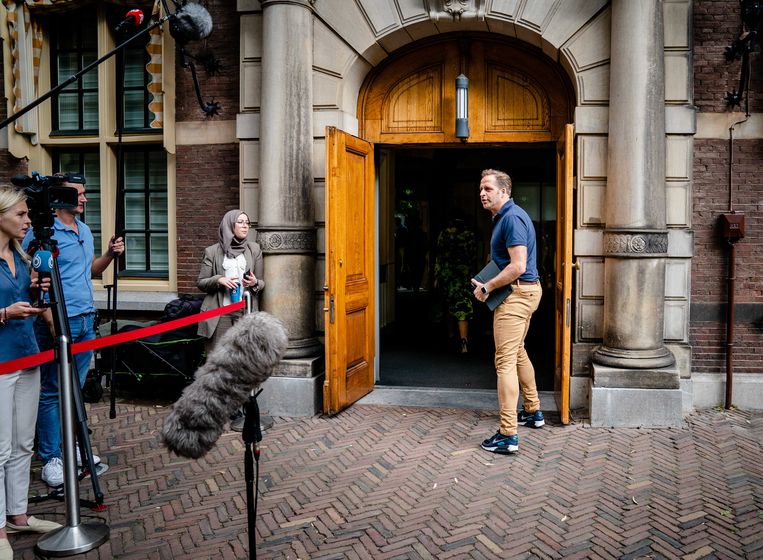 Hoogste R-getal sinds maart: ‘Infecties stijgen snel, ook ziekenhuisopnames zullen toenemen’