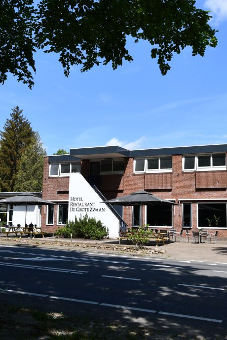 Lening van 900.000 euro aan De Grote Zwaan in De Lutte mag tussentijds opgeëist worden na komst vluchtelingen