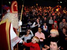 Sinterklaasshows in Tiliander afgelast, na waardering voor twee trouwe helpers van de sint