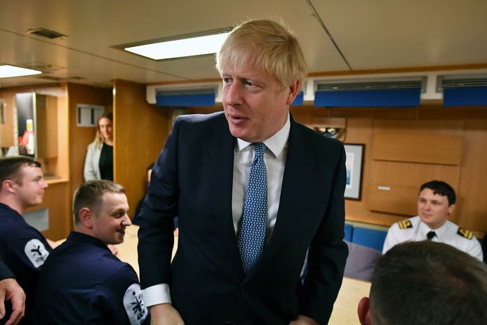 Boris Johnson heeft voor het eerst met de Ierse premier Leo Varadkar gebeld. Tijdens dat gesprek beloofde hij dat er geen harde grens komt tussen beide regio’s.