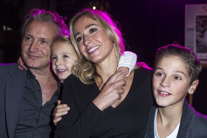 dochter wendy van dijk in tranen op school broer sem show gelderlander nl