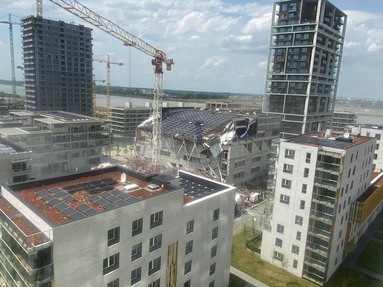 Sale a cinque il bilancio delle vittime del crollo di un edificio ad Anversa, ritrovate tutte le persone scomparse