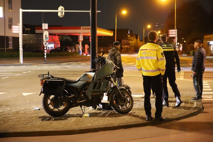 De voorkant van de motor heeft flinke schade opgelopen.