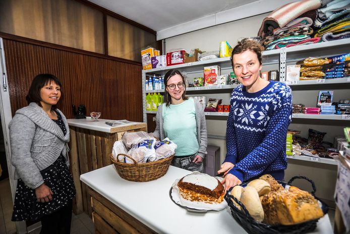 Inge Neyens, Annelies Godderis en Renilde Coene van de Sint-Michielsbeweging in de zaak.