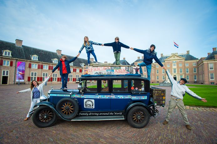 Al zeventien jaar reist de Argentijnse familie Zapp rond de wereld. Gisteren kwamen ze aan bij Paleis het Loo.
