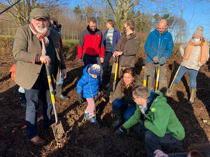 In Hoeilaart werd zaterdag een eerste boom verplant.