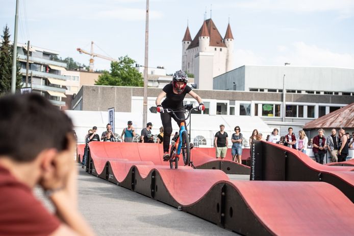 Jeugd- en sportdienst halen pumptrack naar Zwalm.
