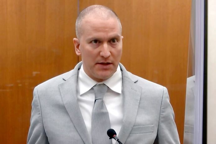 Derek Chauvin tijdens zijn rechtszaak in juni 2021 in Minneapolis.