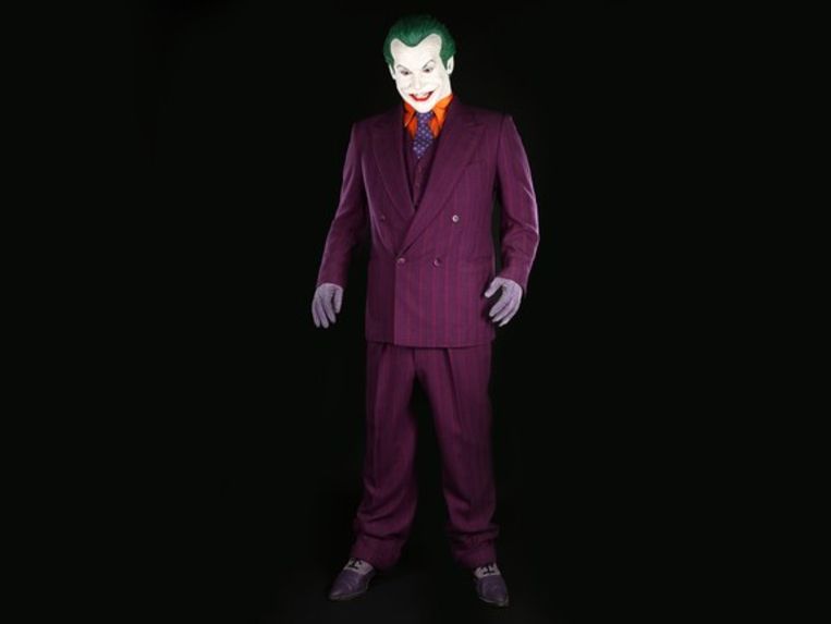 Wie zich straks even The Joker (of Jack Nicholson) wil wanen, kan een bod uitbrengen op diens paarse kostuum uit Tim Burtons 'Batman' uit 1989. Beeld Prop Store / Wired