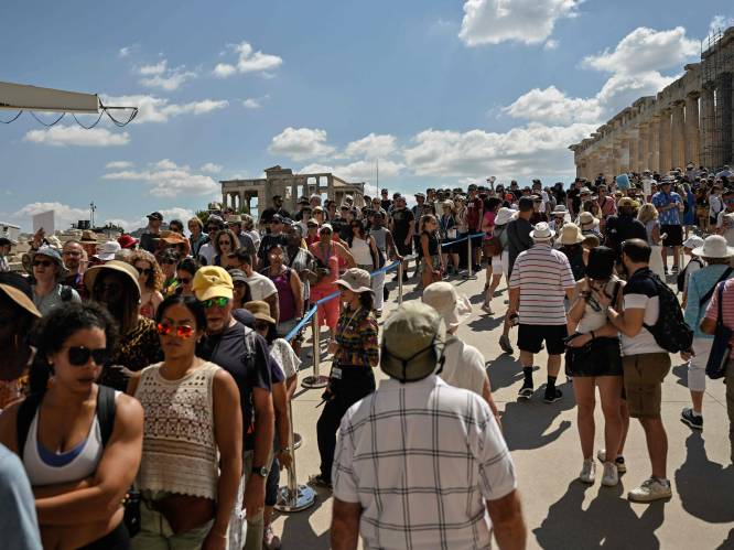 Duwen en schelden in de wachtrij: Akropolis bezwijkt bijna onder toeristenstroom