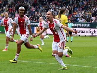 Ajax Vrouwen bezorgen coach Suzanne Bakker droomafscheid met bekerwinst, hoofdrol VAR in finale tegen Fortuna